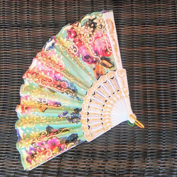 🔥RESTOCKED🔥 Lady's DELUXE F OLDABLE Fanw/STAND! - Picture 3 of 3